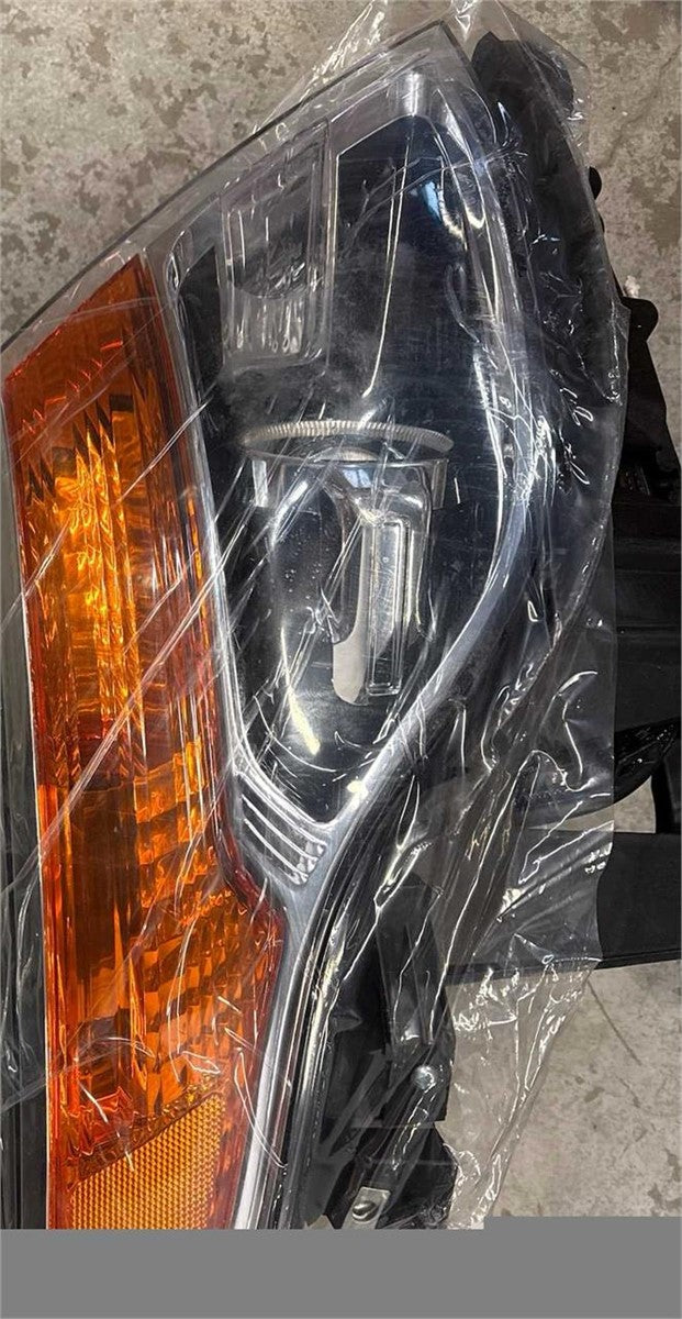 Ford Explorer Right Headlight (2011-2015)